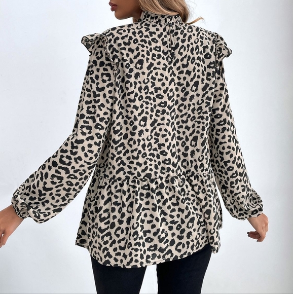 Spot On Ruffled Blouse - Picture 6 of 10